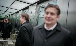 Ein Mitarbeiter des AfD-Abgeordneten Maximilian Krah steht unter dem Verdacht der Spionage für China, trotzdem halten Chrupalla und Weidel an ihrem Spitzenkandidaten für die Europawahl fest. - Kay Nietfeld/dpa Ein Mitarbeiter des AfD-Abgeordneten Maximilian Krah steht unter dem Verdacht der Spionage für China, trotzdem halten Chrupalla und Weidel an ihrem Spitzenkandidaten für die Europawahl fest. - Kay Nietfeld/dpa