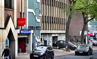 Das Karstadt-Parkhaus ist arg in die Jahre gekommen. Unser Autor wäre für einen Abriss. - Andreas Frücht Das Karstadt-Parkhaus ist arg in die Jahre gekommen. Unser Autor wäre für einen Abriss. - Andreas Frücht
