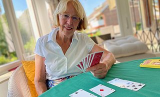 Gisela Goepfert ist seit vier Jahren die 1. Vorsitzende des Bridge-Clubs Gütersloh. - Christian Bröder Gisela Goepfert ist seit vier Jahren die 1. Vorsitzende des Bridge-Clubs Gütersloh. - Christian Bröder