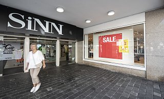 Die Modekette Sinn füllt seit März 2024 einen Teil des einstigen Bielefelder Karstadt-Hauses mit Leben. Das Geschäft geht weiter, obwohl die Kette erneut einen Insolvenzantrag stellen musste. - Dieckmann-Fotodesign l Bielefeld Die Modekette Sinn füllt seit März 2024 einen Teil des einstigen Bielefelder Karstadt-Hauses mit Leben. Das Geschäft geht weiter, obwohl die Kette erneut einen Insolvenzantrag stellen musste. - Dieckmann-Fotodesign l Bielefeld