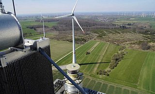 In luftiger Höhe befinden sich Sensoren, die in den Windrädern bei Wetterkapriolen entscheidende Signale auslösen. - Eric Hansmann In luftiger Höhe befinden sich Sensoren, die in den Windrädern bei Wetterkapriolen entscheidende Signale auslösen. - Eric Hansmann