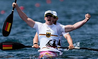 Deutschlands Jacob Schopf (vorn) und Max Lemke gewinnen im Kajak-Zweier den EM-Titel. - Lindsey Wasson/AP/dpa Deutschlands Jacob Schopf (vorn) und Max Lemke gewinnen im Kajak-Zweier den EM-Titel. - Lindsey Wasson/AP/dpa
