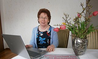 Gabriele Beckmann, Kreisvorsitzende der Landfrauen Höxter-Warburg, weiß, dass die Situation derzeit für alle schwierig ist, dennoch blickt sie optimistisch in die Zukunft. - Privat/Beckmann Gabriele Beckmann, Kreisvorsitzende der Landfrauen Höxter-Warburg, weiß, dass die Situation derzeit für alle schwierig ist, dennoch blickt sie optimistisch in die Zukunft. - Privat/Beckmann