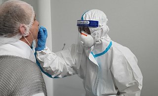 Nach zahlreichen Neuinfektionen in einem Zerlegebetrieb für Sauen und Schweine führte der Kreis Gütersloh Dienstag wieder eigene Tests bei Tönnies durch. - Tönnies Nach zahlreichen Neuinfektionen in einem Zerlegebetrieb für Sauen und Schweine führte der Kreis Gütersloh Dienstag wieder eigene Tests bei Tönnies durch. - Tönnies