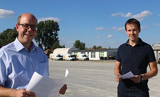 Wollen den Wirtschaftsstandort Bad Lippspringe stärken und schlagen für Anfang 2021 eine große Gewerbeschau in Bad Lippspringe vor: Bastian Heggemann (links), der Vorsitzende der Ortsunion, und Marius Peters, der CDU-Fraktionsvorsitzende. - CDU Bad Lippspringe Wollen den Wirtschaftsstandort Bad Lippspringe stärken und schlagen für Anfang 2021 eine große Gewerbeschau in Bad Lippspringe vor: Bastian Heggemann (links), der Vorsitzende der Ortsunion, und Marius Peters, der CDU-Fraktionsvorsitzende. - CDU Bad Lippspringe