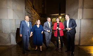 Die Spitzen der Ampelparteien (Archivbild, l-r): Omid Nouripour, Ricarda Lang (beide Grüne), Christian Lindner (FDP), Saskia Esken und Lars Klingbeil (beide SPD). - Christoph Soeder/dpa Die Spitzen der Ampelparteien (Archivbild, l-r): Omid Nouripour, Ricarda Lang (beide Grüne), Christian Lindner (FDP), Saskia Esken und Lars Klingbeil (beide SPD). - Christoph Soeder/dpa