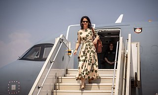Außenministerin Annalena Baerbock kommt am Flughafen in Juba an. - Michael Kappeler/dpa Außenministerin Annalena Baerbock kommt am Flughafen in Juba an. - Michael Kappeler/dpa