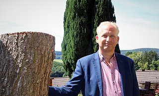 Joachim Avenarius, Betreiber des Waldcafés in Bad Driburg und des Jägerhofs in Willebadessen mit insgesamt 60 Mitarbeitern, schildert die Probleme der Gastrobranche im Kreis Höxter.Foto: Burkhard Battran - Burkhard Battran Joachim Avenarius, Betreiber des Waldcafés in Bad Driburg und des Jägerhofs in Willebadessen mit insgesamt 60 Mitarbeitern, schildert die Probleme der Gastrobranche im Kreis Höxter.Foto: Burkhard Battran - Burkhard Battran
