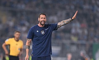 Arminia-Trainer Mitch Kniat und sein Team gehen als Favorit in die Partie gegen Mitaufsteiger Dynamo Dresden. - Teresa Kroeger Arminia-Trainer Mitch Kniat und sein Team gehen als Favorit in die Partie gegen Mitaufsteiger Dynamo Dresden. - Teresa Kroeger
