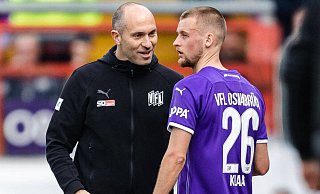 Osnabrücks Cheftrainer Daniel Scherning hält große Stücke auf seinen Mittelfeldspieler Sebastian Klaas (r.), der ab der kommenden Saison für den SC Paderborn spielen wird. - IMAGO/osnapix Osnabrücks Cheftrainer Daniel Scherning hält große Stücke auf seinen Mittelfeldspieler Sebastian Klaas (r.), der ab der kommenden Saison für den SC Paderborn spielen wird. - IMAGO/osnapix