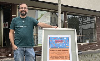 Mit voller Überzeugung dabei: Der erste Vorsitzende des Vereins "MakerSpace Lübbecke e.V.", Nils Beinke-Schulte, war selber schon viel in offenen Werkstätten unterwegs. Jetzt will er zum ersten Mal gemeinsam mit dem Verein selber einen aufbauen. - Amelie Halstenberg Mit voller Überzeugung dabei: Der erste Vorsitzende des Vereins "MakerSpace Lübbecke e.V.", Nils Beinke-Schulte, war selber schon viel in offenen Werkstätten unterwegs. Jetzt will er zum ersten Mal gemeinsam mit dem Verein selber einen aufbauen. - Amelie Halstenberg