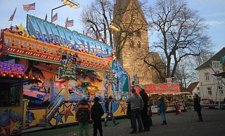 Der Steinheimer Karnevalssonntag mit Rummel soll auch einen verkaufsoffenen Sonntag erhalten – doch die Gewerkschaft Verdi bezweifelt den wirtschaftlichen Mehrwert. - Madita Schellenberg Der Steinheimer Karnevalssonntag mit Rummel soll auch einen verkaufsoffenen Sonntag erhalten – doch die Gewerkschaft Verdi bezweifelt den wirtschaftlichen Mehrwert. - Madita Schellenberg