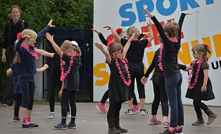 Diverse Tanzgruppen aus Paderborner Sportvereinen hätten beim Tag des Sports auf der Aktionsbühne wieder ihr Können gezeigt. - Archivfoto: Marc Köppelmann Diverse Tanzgruppen aus Paderborner Sportvereinen hätten beim Tag des Sports auf der Aktionsbühne wieder ihr Können gezeigt. - Archivfoto: Marc Köppelmann