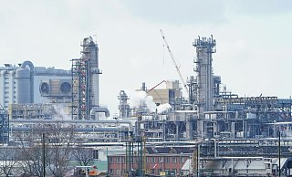 BASF als größter industrieller Gasverbraucher in Deutschland leidet wie viele Chemieunternehmen unter den relativ hohen Energiepreisen hierzulande. - Uwe Anspach/dpa BASF als größter industrieller Gasverbraucher in Deutschland leidet wie viele Chemieunternehmen unter den relativ hohen Energiepreisen hierzulande. - Uwe Anspach/dpa