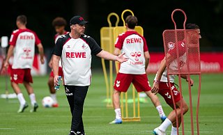 Lukas Kwasniok leitete seine erste Einheit als Trainer beim 1. FC Köln. - Marius Becker/dpa Lukas Kwasniok leitete seine erste Einheit als Trainer beim 1. FC Köln. - Marius Becker/dpa
