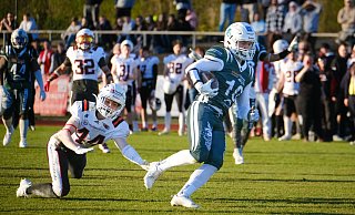 Auf und davon: Andreas Schilling auf dem Weg zum Touchdown für die Bulldogs. - Andreas Zobe Auf und davon: Andreas Schilling auf dem Weg zum Touchdown für die Bulldogs. - Andreas Zobe