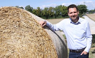 Alexander Hüttemann ist oft im Schweichelner Wald unterwegs. Für ihn werden dort auch immer Erinnerungen an seine Kindheit wach. - Björn Kenter Alexander Hüttemann ist oft im Schweichelner Wald unterwegs. Für ihn werden dort auch immer Erinnerungen an seine Kindheit wach. - Björn Kenter