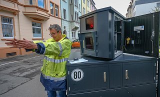 Die Stadt Bielefeld hat den neuen mobilen Blitzer nach dem Urteil von der Straße genommen. - Andreas Zobe Die Stadt Bielefeld hat den neuen mobilen Blitzer nach dem Urteil von der Straße genommen. - Andreas Zobe