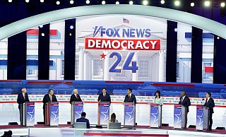 Die republikanischen US-Präsidentschaftskandidaten von links nach rechts: Asa Hutchinson, Chris Christie, Mike Pence, Ron DeSantis, Vivek Ramaswamy, Nikki Haley, Tim Scott und Doug Burgum. - Morry Gash/AP Die republikanischen US-Präsidentschaftskandidaten von links nach rechts: Asa Hutchinson, Chris Christie, Mike Pence, Ron DeSantis, Vivek Ramaswamy, Nikki Haley, Tim Scott und Doug Burgum. - Morry Gash/AP