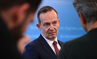 Appelliert an alle Tarifparteien, sich ihrer besonderen Verantwortung bewusst zu sein: Volker Wissing. - Britta Pedersen/dpa Appelliert an alle Tarifparteien, sich ihrer besonderen Verantwortung bewusst zu sein: Volker Wissing. - Britta Pedersen/dpa