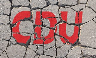 Schon lange zerbröckelt die CDU in Herford an der – je nach Sichtweise – mangelnden Fähigkeit oder Bereitschaft zum Dialog. Aus den ständigen Anfeindungen von Seiten des Stadtverbandes hat die Fraktionsmehrheit die Konsequenzen gezogen. - imago/Ralph Peters Schon lange zerbröckelt die CDU in Herford an der – je nach Sichtweise – mangelnden Fähigkeit oder Bereitschaft zum Dialog. Aus den ständigen Anfeindungen von Seiten des Stadtverbandes hat die Fraktionsmehrheit die Konsequenzen gezogen. - imago/Ralph Peters