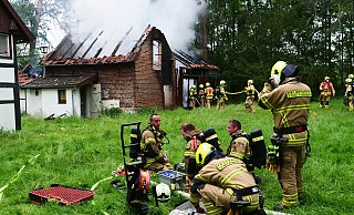 Ein Stallgebäude und eine Grillhütte brannten nieder. - Ralph Meyer Ein Stallgebäude und eine Grillhütte brannten nieder. - Ralph Meyer
