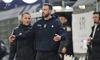 Da steckst du nicht drin: Mitch Kniat sah Chance um Chance, die seine Offensivkräfte nicht rein machten. - IMAGO/Jan Huebner Da steckst du nicht drin: Mitch Kniat sah Chance um Chance, die seine Offensivkräfte nicht rein machten. - IMAGO/Jan Huebner