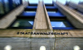 Die Staatsanwaltschaft Bielefeld wirft dem Angeklagten vor, mehrere Frauen sexuell genötigt und vergewaltigt zu haben. - Wolfgang Rudolf Die Staatsanwaltschaft Bielefeld wirft dem Angeklagten vor, mehrere Frauen sexuell genötigt und vergewaltigt zu haben. - Wolfgang Rudolf