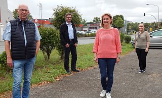 Die CDU ist zuversichtlich. Stadtverbandsvorsitzende Angelika Lindner (vorn) sowie Franz-Josef Hünerbein (v. l.), Stephan Heitbrink und Julia Iwakin wollen bei der Kommunalwahl mehr Sitze als die SPD gewinnen. - Gunter Held Die CDU ist zuversichtlich. Stadtverbandsvorsitzende Angelika Lindner (vorn) sowie Franz-Josef Hünerbein (v. l.), Stephan Heitbrink und Julia Iwakin wollen bei der Kommunalwahl mehr Sitze als die SPD gewinnen. - Gunter Held