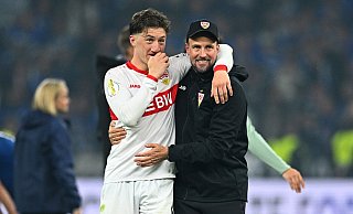 Angelo Stiller (l.) weiß noch nicht, ob er für die Nationalmannschaft fit sein wird. - Tom Weller/dpa Angelo Stiller (l.) weiß noch nicht, ob er für die Nationalmannschaft fit sein wird. - Tom Weller/dpa