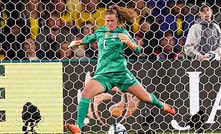 US-Torhüterin Alyssa Naeher hat ihren Rücktritt aus der Nationalmannschaft bekanntgegeben. - Scott Barbour/AP/dpa US-Torhüterin Alyssa Naeher hat ihren Rücktritt aus der Nationalmannschaft bekanntgegeben. - Scott Barbour/AP/dpa