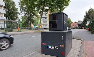 Der Blitzer steht aktuell in Friedrichsdorf - wohin er danach wandert ist noch unklar. - Archiv/Irja Most Der Blitzer steht aktuell in Friedrichsdorf - wohin er danach wandert ist noch unklar. - Archiv/Irja Most