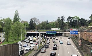 Eine Spur der Périphérique wird im Berufsverkehr für Fahrgemeinschaften, Taxis und Busse reserviert (Archivbild). - Michael Evers/dpa Eine Spur der Périphérique wird im Berufsverkehr für Fahrgemeinschaften, Taxis und Busse reserviert (Archivbild). - Michael Evers/dpa