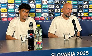 Antonio Di Salvo (r) und Nathaniel Brown freuen sich auf das Viertelfinale. - Christian Kunz/dpa Antonio Di Salvo (r) und Nathaniel Brown freuen sich auf das Viertelfinale. - Christian Kunz/dpa