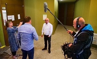 Rechtsanwalt Murat Baspinar ist selber seit 20 Jahren als Fußball-Schiedsrichter unterwegs. Das Urteil gegen seinen Mandanten G. findet er als zu hart. - Jörg Hagemann Rechtsanwalt Murat Baspinar ist selber seit 20 Jahren als Fußball-Schiedsrichter unterwegs. Das Urteil gegen seinen Mandanten G. findet er als zu hart. - Jörg Hagemann