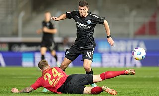 SCP-Winterneuzugang Koen Kostons, hier beim Gastspiel in Wiesbaden, wird auch am Samstag auf Schalke in der Paderborner Startelf stehen. - picture alliance/dpa SCP-Winterneuzugang Koen Kostons, hier beim Gastspiel in Wiesbaden, wird auch am Samstag auf Schalke in der Paderborner Startelf stehen. - picture alliance/dpa