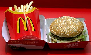 Sollte die Fastfood-Kette McDonald's in Brakel ein Restaurant eröffnen, fürchten heimische Betreiber von Schnellrestaurants nicht die Konkurrenz. - dpa Sollte die Fastfood-Kette McDonald's in Brakel ein Restaurant eröffnen, fürchten heimische Betreiber von Schnellrestaurants nicht die Konkurrenz. - dpa
