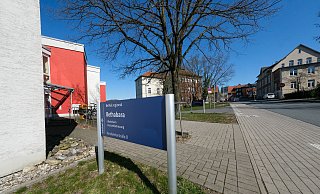 Hier im Haus Bethabara in Bethel haben sich sieben Menschen infiziert - sie haben Corona, drei liegen im Krankenhaus. - Foto: Andreas Zobe/NW Hier im Haus Bethabara in Bethel haben sich sieben Menschen infiziert - sie haben Corona, drei liegen im Krankenhaus. - Foto: Andreas Zobe/NW