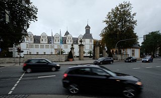 Die Residenzstraße in Schloß Neuhaus gehört inzwischen zu den von Lärm am stärksten belasteten Lagen im Stadtgebiet. - Hans-Hermann Igges Die Residenzstraße in Schloß Neuhaus gehört inzwischen zu den von Lärm am stärksten belasteten Lagen im Stadtgebiet. - Hans-Hermann Igges