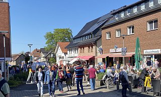 Beim Frühlingsfest 2022 war viel los in der Innenstadt. - Dirk Windmöller Beim Frühlingsfest 2022 war viel los in der Innenstadt. - Dirk Windmöller