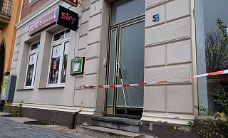 Bei einer Begehung des Brandortes stießt die Polizei auf große Zerstörung. - Heike von Schulz Bei einer Begehung des Brandortes stießt die Polizei auf große Zerstörung. - Heike von Schulz