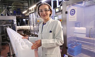 Hat im Sommer ihre Ausbildung bei Budich begonnen: Die 23-jährige Laura Bohn. - Björn Kenter Hat im Sommer ihre Ausbildung bei Budich begonnen: Die 23-jährige Laura Bohn. - Björn Kenter