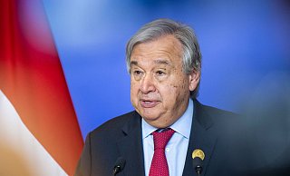 «Mit weit geöffneten Augen in einen größeren Krieg»: UN-Generalsekretär António Guterres ist besorgt. - Christophe Gateau/dpa «Mit weit geöffneten Augen in einen größeren Krieg»: UN-Generalsekretär António Guterres ist besorgt. - Christophe Gateau/dpa