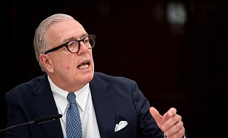 Klaus Reinhardt, Präsident der Bundesärztekammer, hält die Krankenhausreform für "einen Balanceakt". Unter anderem darüber hat er in diesem Interview gesprochen. - picture alliance/dpa Klaus Reinhardt, Präsident der Bundesärztekammer, hält die Krankenhausreform für "einen Balanceakt". Unter anderem darüber hat er in diesem Interview gesprochen. - picture alliance/dpa