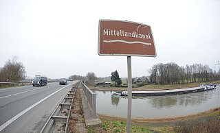 Die Bundesstraße 239 ist die wichtigste Nord-Süd-Verbindung im Lübbecker Land. Sie dürfte bei den Plänen für den Klinik-Standort eine wichtige Rolle spielen. - Joern Spreen-Ledebur Die Bundesstraße 239 ist die wichtigste Nord-Süd-Verbindung im Lübbecker Land. Sie dürfte bei den Plänen für den Klinik-Standort eine wichtige Rolle spielen. - Joern Spreen-Ledebur