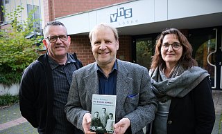 Christian Redeker von der Kinder- und Jugendarbeit, Jürgen Birtsch vom Bündnis für Vielfalt und VHS-Leiterin Stefanie Voß haben den Besuch von Katrin Himmler organisiert. - Felix Eisele Christian Redeker von der Kinder- und Jugendarbeit, Jürgen Birtsch vom Bündnis für Vielfalt und VHS-Leiterin Stefanie Voß haben den Besuch von Katrin Himmler organisiert. - Felix Eisele