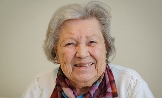 Eugenia "Gerda" Schalwat wird 101. - Andreas Zobe Eugenia "Gerda" Schalwat wird 101. - Andreas Zobe