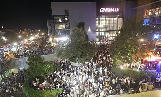 Der Treppentanz am Bielefelder Boulevard ist die beliebteste Open-Air-Party in der Stadt. - Archiv: Peter Unger Der Treppentanz am Bielefelder Boulevard ist die beliebteste Open-Air-Party in der Stadt. - Archiv: Peter Unger
