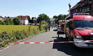 Die Feuerwehr Hövelhof evakuiert insgesamt 19 Gebäude. - Feuerwehr Hövelhof/Tim Kesselmeier Die Feuerwehr Hövelhof evakuiert insgesamt 19 Gebäude. - Feuerwehr Hövelhof/Tim Kesselmeier
