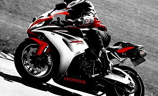 Auf einer Honda "CBR 600 RR"-Supersportler-Maschine flüchtete das Duo vor dem Streifenwagen - zunächst mit Erfolg. - Symbolfoto: pixabay / Creative Common Auf einer Honda "CBR 600 RR"-Supersportler-Maschine flüchtete das Duo vor dem Streifenwagen - zunächst mit Erfolg. - Symbolfoto: pixabay / Creative Common